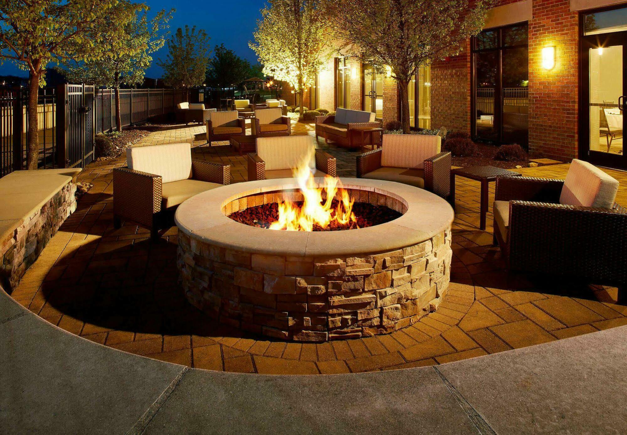 Courtyard 3* Hamilton