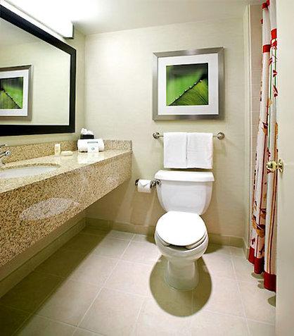 Courtyard 3*